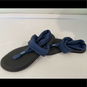 Like new Sanok sandals